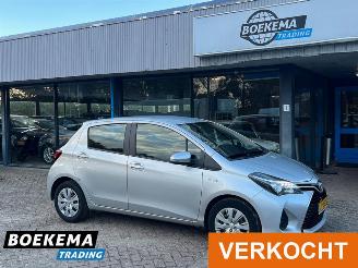 skadebil auto Toyota Yaris 1.5 Hybrid Now Navi Climate Cruise 2016/7