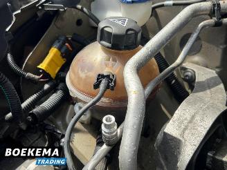 Peugeot 308 SW 1.2 PureTech Executive Glazen-Dak Navigatie Climate Cruise picture 11