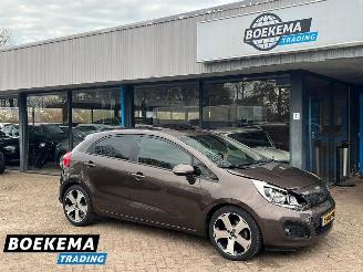 Auto incidentate Kia Rio 1.4 CVVT 110PK Super Pack Leer Open-Dak Navigatie Stoelverw 2013/4
