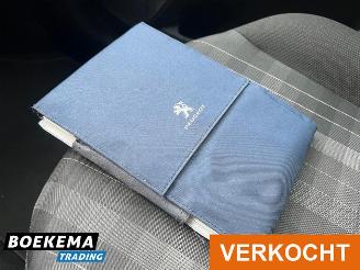 Peugeot 108 1.0 e-VTi Active Airco 5-Deurs picture 28