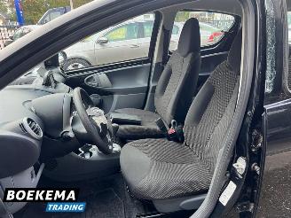 Toyota Aygo 1.0-12V Navigator Automaat Airco 5-Deurs picture 16