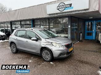 Damaged car Peugeot 2008 1.2 PureTech Automaat Navigatie Cruise NAP! 2017/2