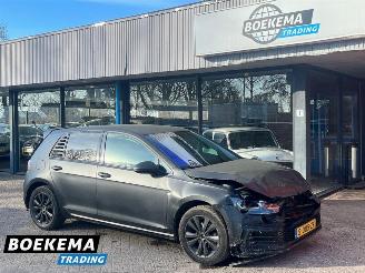 Vaurioauto  passenger cars Volkswagen Golf 1.0 TSI R-Line DSG Navigatie Climate Cruise 2018/3