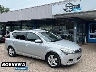 Avarii autoturisme Kia Cee d cee'd 1.4 CVVT Seven Navigatie Airco Cruise Trekhaak 2010/1