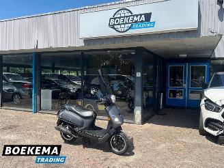skadebil bromfiets Sym Fiddle II 45KM Brom 2019/1