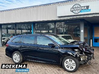bruktbiler auto Skoda Octavia Combi 1.0 e-TSI Business Edition Navigatie Cruise Lane-Ass 2024/1