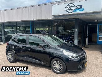 Unfallwagen Renault Clio 1.2 16V Navigatie Airco Elektrische ramen 2013/4