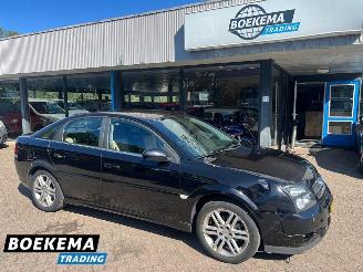 krockskadad bil auto Opel Vectra 1.8-16V Elegance Clima Elektrische Ramen 2005/4