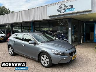 Voiture accidenté Volvo V-40 2.0 T2 Nordic Navigatie Cruise Climate PDC 2018/3