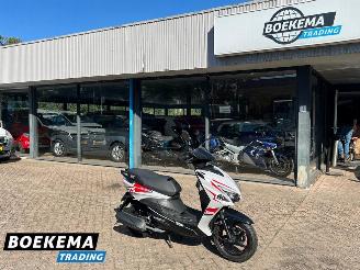 krockskadad bil bromfiets GTS  Sirocco 45KM Brom 2025/9