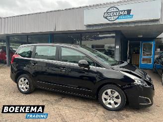uszkodzony samochody osobowe Peugeot 5008 1.6 THP Active Automaat 165PK Panorama Cruise Navi Clima 2015/12