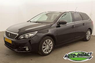 škoda osobní automobily Peugeot 308 SW 1.2 Pano 96KW PureTech Blue Lease 2017/12