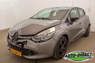 Unfallwagen Renault Clio 0.9 TCe Dynamique 2014/12
