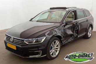 Damaged car Volkswagen Passat GTE 1.4 TSI Variant Connected Series Plus 2016/12