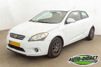 skadebil auto Kia Pro cee d 1.6 Clima X-clusive 2009/10