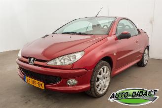 Unfallwagen Peugeot 206 CC 2.0-16V Cabrio 2003/10