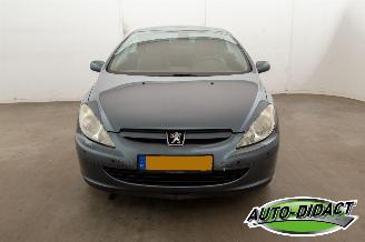 Peugeot 307 CC 2.0-16V Motorschade picture 27