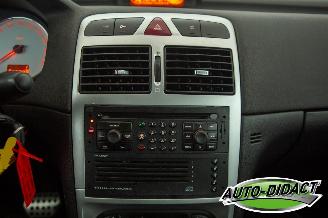 Peugeot 307 CC 2.0-16V Motorschade picture 8