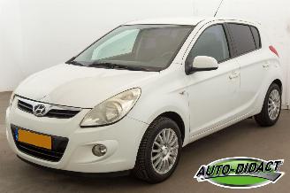 skadebil auto Hyundai I-20 1.2i i-Motion Airco 2010/9