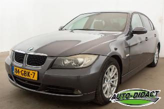 Damaged car BMW 3-serie 320i Automaat Airco Leder 2007/7