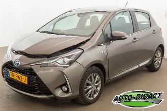 Coche accidentado Toyota Yaris 1.5 Hybrid 70.970 km Automaat Clima Navi Camera Executive 2017/8