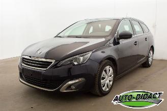 Vaurioauto  passenger cars Peugeot 308 1.6 Clima Navi 2015/3