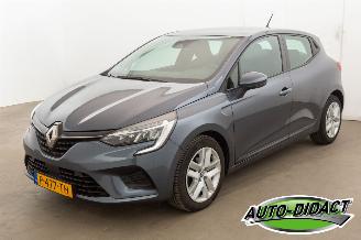krockskadad bil auto Renault Clio 1.0 TCe 103.376 km Airco Navi 90 Techno 2022/6