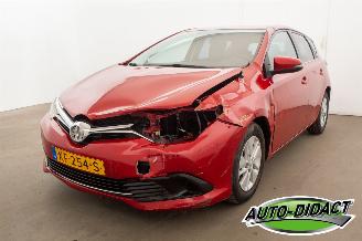 Unfallwagen Toyota Auris 1.4D Aspiration Clima 2016/8