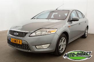 Vaurioauto  passenger cars Ford Mondeo 2.0-16V Limited Clima Navi 2010/9