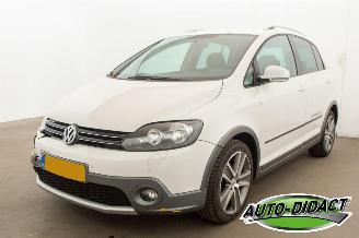 Damaged car Volkswagen Golf Cross 1.2 TSI Clima 2011/2