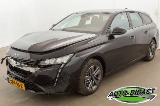 Vaurioauto  passenger cars Peugeot 308 SW 1.2 PureTech Automaat 37.621 km Clima Digi Dash Active Pack Business 2024/7