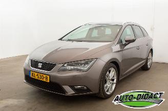 Vaurioauto  passenger cars Seat Leon 1.6 TDI Clima Navi Camera Style Connect Ecomotive 2016/10