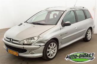 skadebil auto Peugeot 206 SW 1.6-16V Quiksilver Airco 2005/10