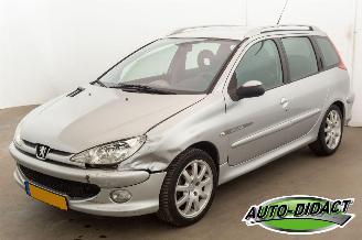 krockskadad bil auto Peugeot 206 SW 1.6-16V Quiksilver Airco 2005/10