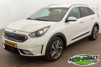 skadebil auto Kia Niro 1.6 GDi Hybrid Automaat Camera Navi Clima BusinessLine 2016/11