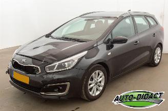 skadebil auto Kia Cee d 1.6 GDI 117.593 Clima Navi Camera ComfortPlusLine Navigator 2018/1