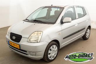 krockskadad bil auto Kia Picanto 1.0 LXE Airco 2005/4