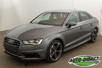 krockskadad bil auto Audi A3 1.6 TDI Clima Navi 2015/3