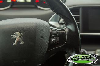 Peugeot 308 1.2 Clima Navi picture 14