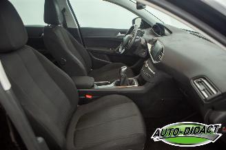 Peugeot 308 1.2 Clima Navi picture 19