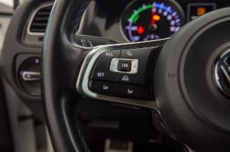 Volkswagen Golf 1.4 TSI GTE Pano Clima Navi picture 20