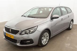 Schadeauto Peugeot 308 1.2 PureTech Clima Navi Blue Lease 2019/2