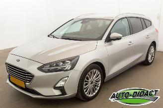 skadebil auto Ford Focus 1.0 EcoBoost Clima Navi Titanium Business 2020/4