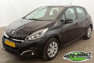 uszkodzony samochody osobowe Peugeot 208 1.2 PureTech 66.812 km NAP Airco Blue Lion 2018/3