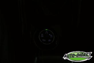 Peugeot 2008 1.6 BlueHDi Clima Navi Blue Lease Executive picture 10