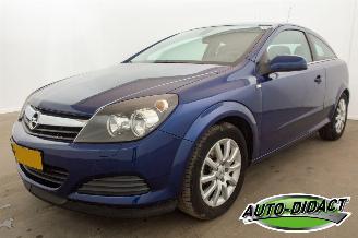 krockskadad bil auto Opel Astra GTC 1.8 Automaat Clima Executive 2006/9