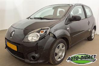 krockskadad bil auto Renault Twingo 1.5 dCi Dynamique Airco 2011/6
