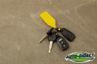 Kia Carens 2.0 CVVT 7p. Clima X-ecutive picture 25