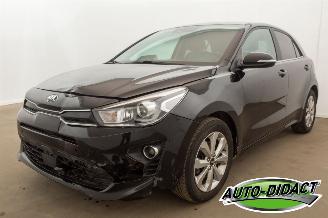 Schadeauto Kia Rio 1.0 Navi Camera Airco Leder Stoelverwarming 2021/10