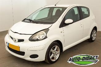 Auto incidentate Toyota Aygo 1.0-12V Airco 96.117 km NAP Comfort Navigator 2011/1